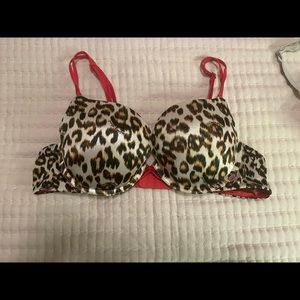 Victoria’s Secret very sexy padded Demi bra size 36C